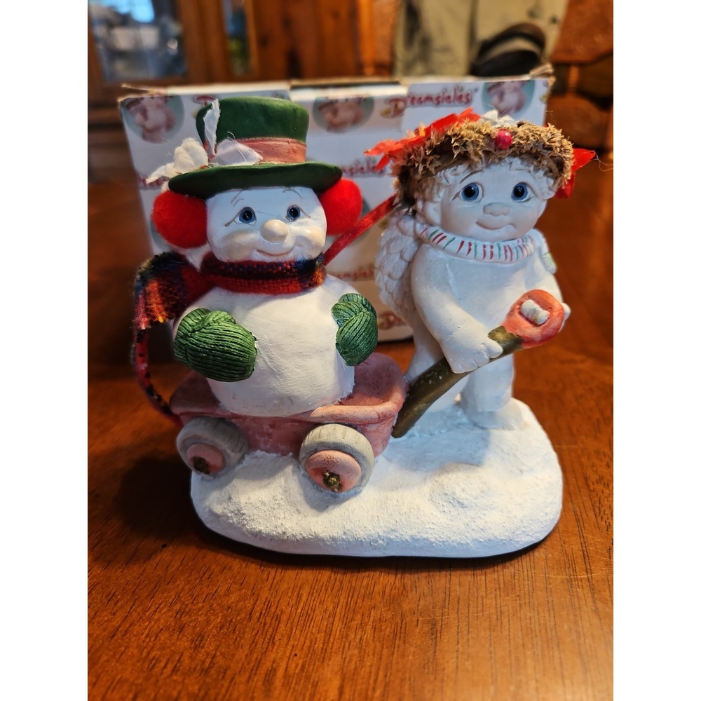 Dreamsicles figurine Snow Ride 10468 Christmas Wagon Snowman Top Hat Scarves